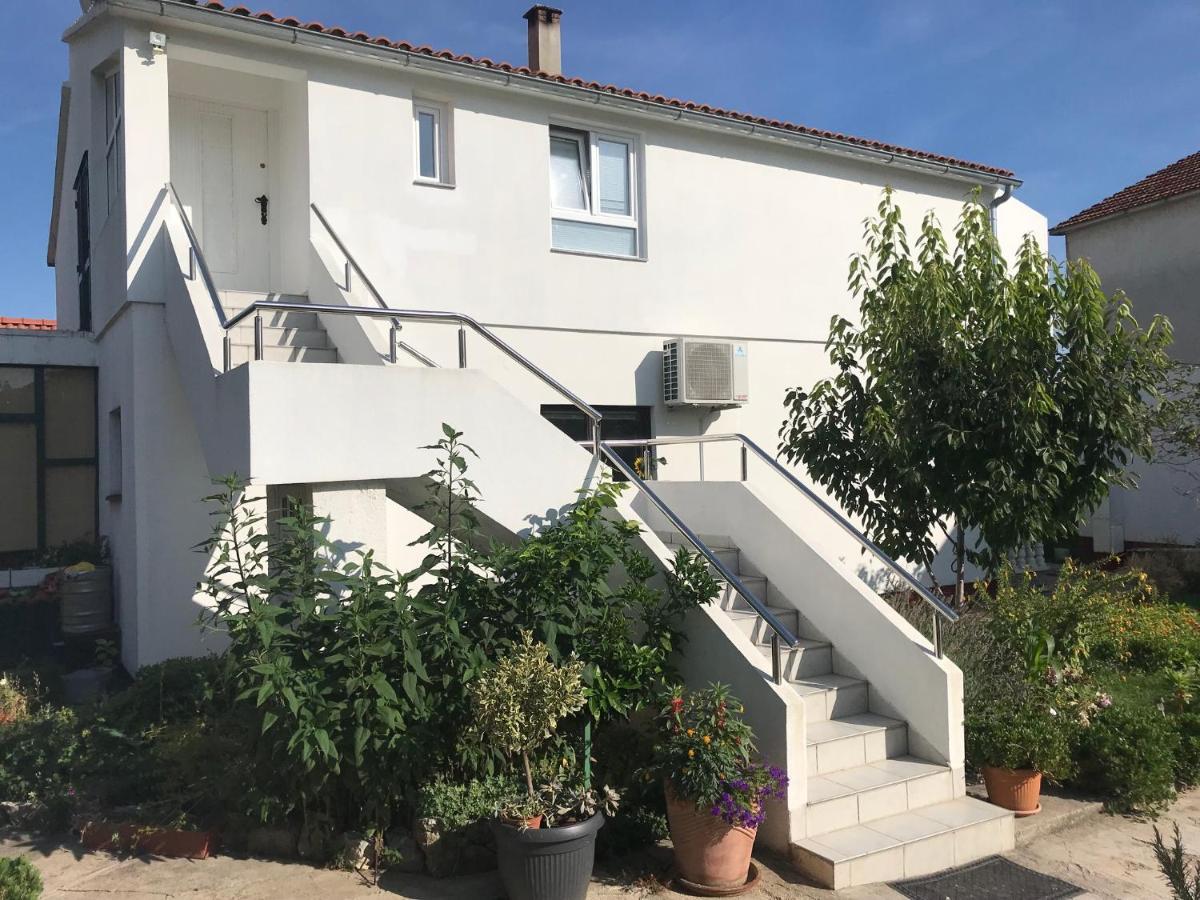Beachfront Apartment Sun Vodice Exteriör bild